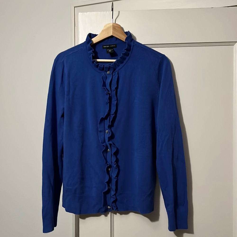 Women’s cardigan with sparkly button detail